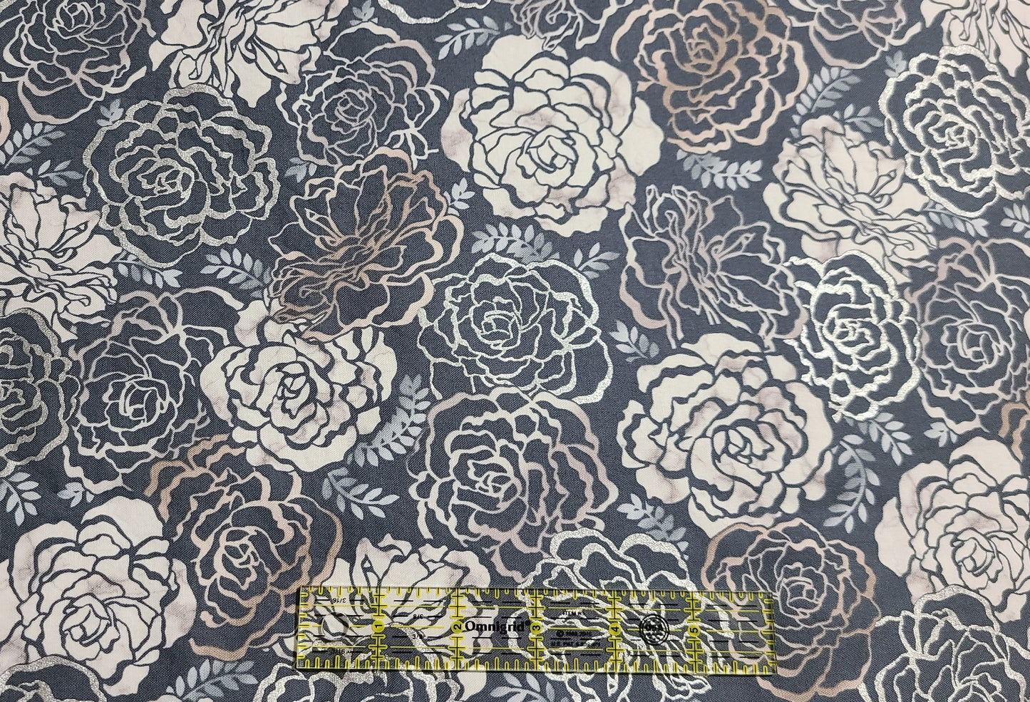 Robert Kaufman Silverstone Metallic STEEL floral Silverstone 100% Cotton WELM-19500-185