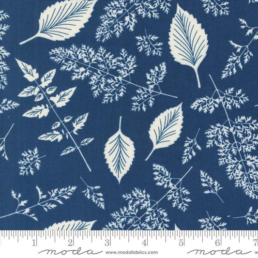 Moda_Fabrics_Field_Of_Flowers_Indigo_3315_18